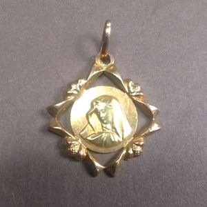 18kt Solid Gold Ornate Virgin Mary Medal, Italy Vintage
